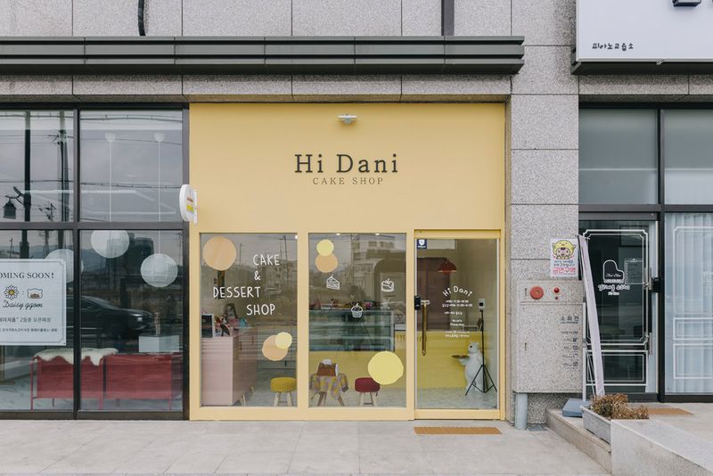 키치한 케이크샵 인테리어